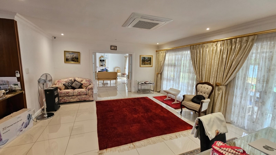 4 Bedroom Property for Sale in Constantia Western Cape